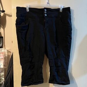 Hybrid & Company Black Women's Bermudas